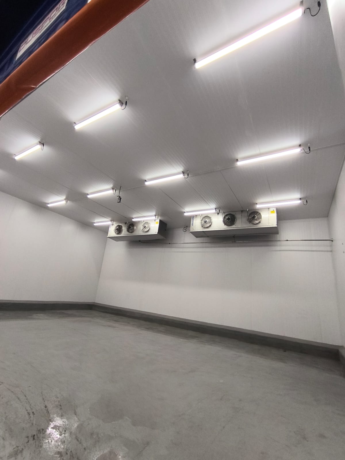 Equipamentos instalados em ambiente industrial